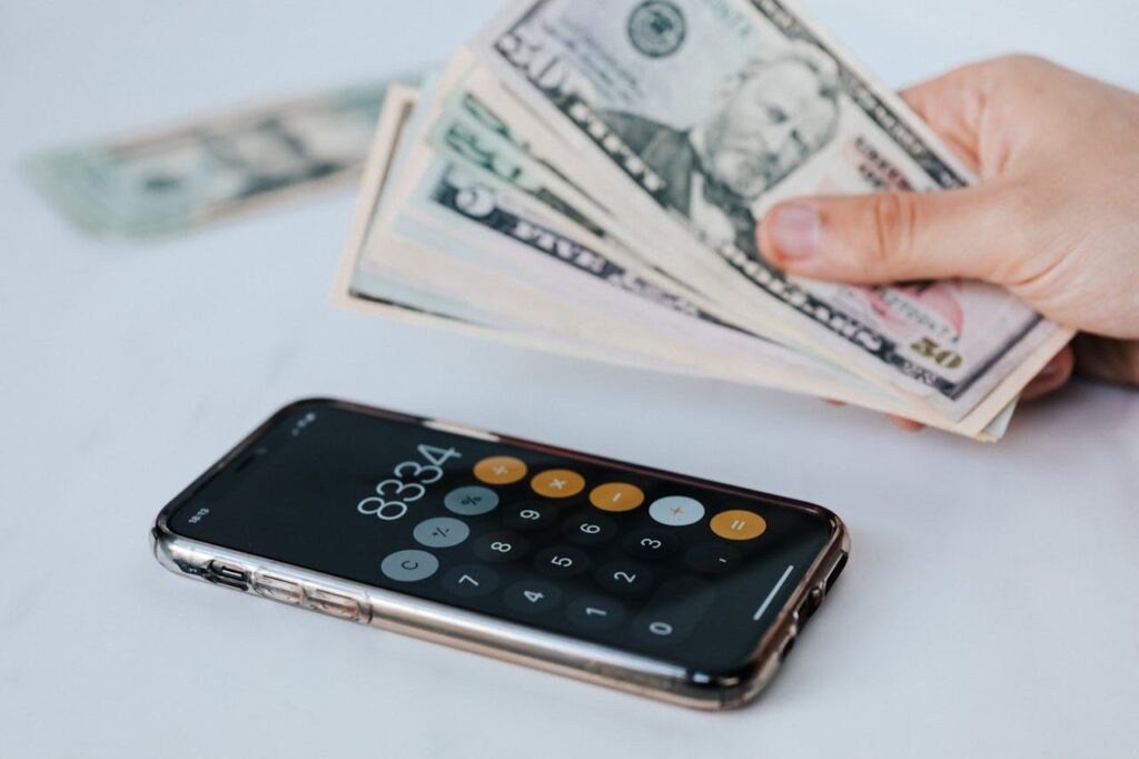 10 Things Rich People Do : Wealthy Habits 4 Multiple streams of income